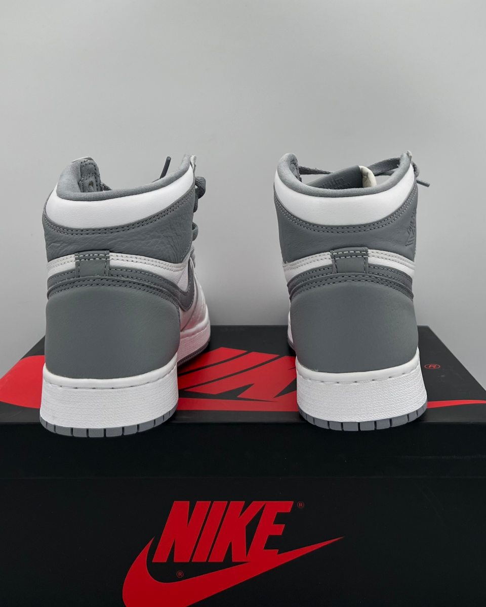 Air Jordan 1 Retro High OG GS Stealth Size 6.5Y Pre-Owned