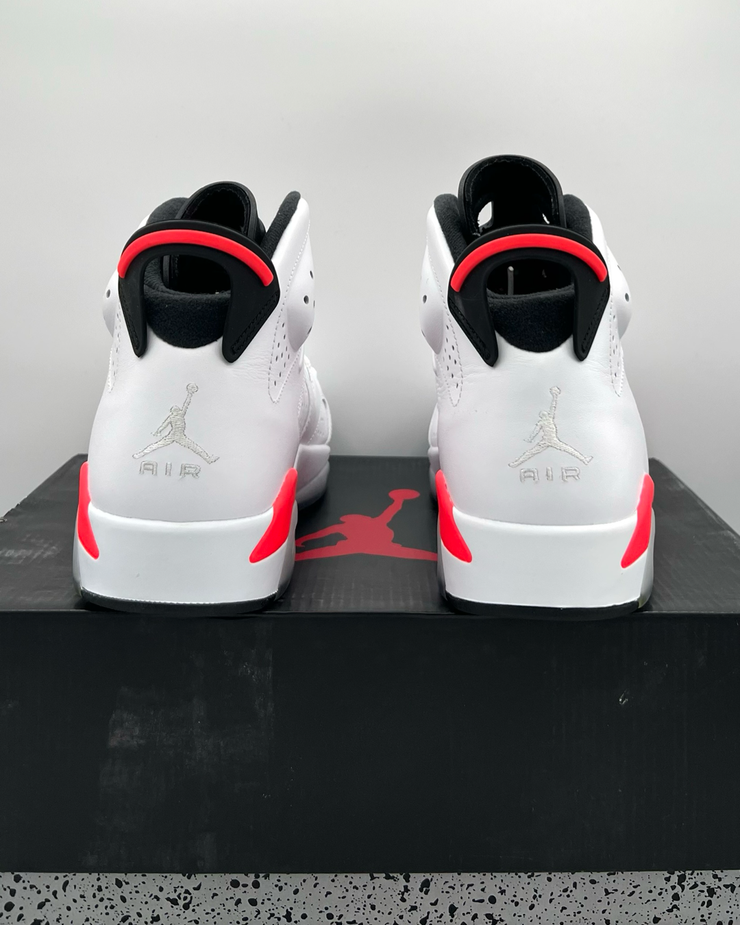 Air Jordan 6 Retro White Infrared 2014 Size 9.5 Brand New