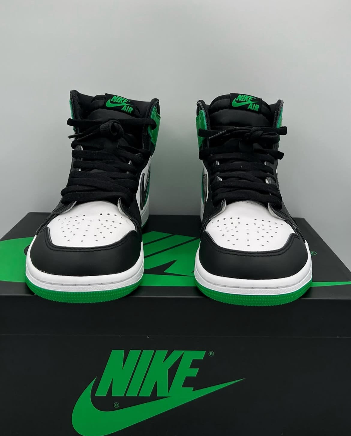 Air Jordan 1 Retro High OG Lucky Green Size 9 Pre-Owned