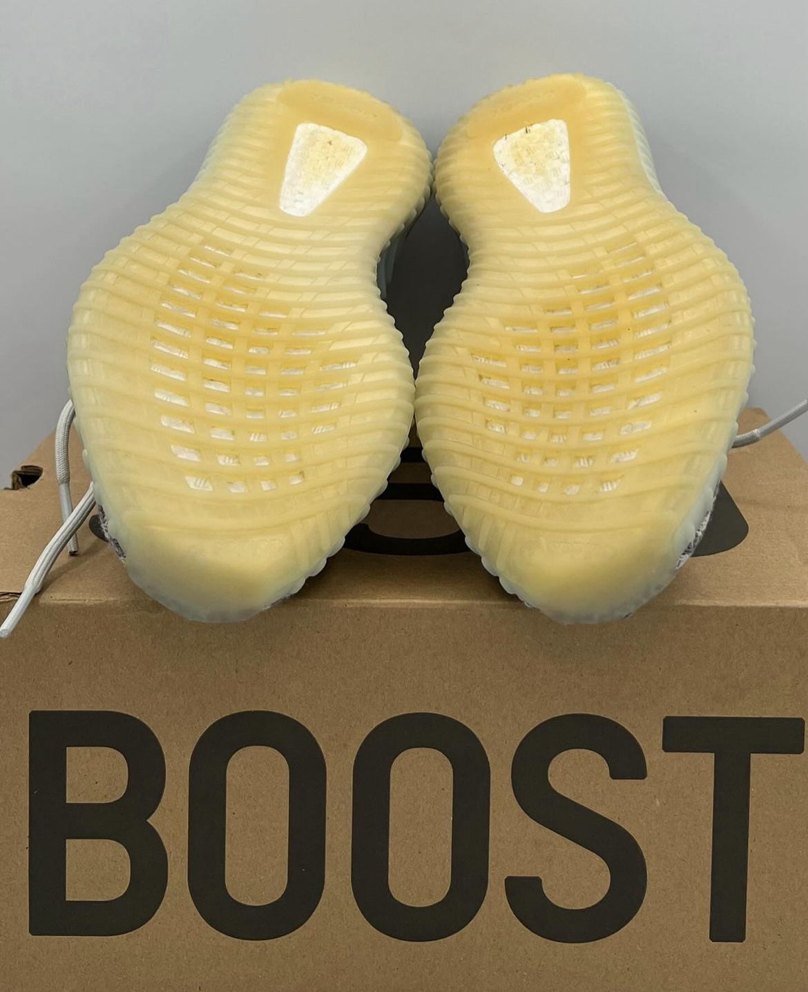 Adidas Yeezy Boost 350 V2 Blue Tint 2021 Size 10 Pre-Owned