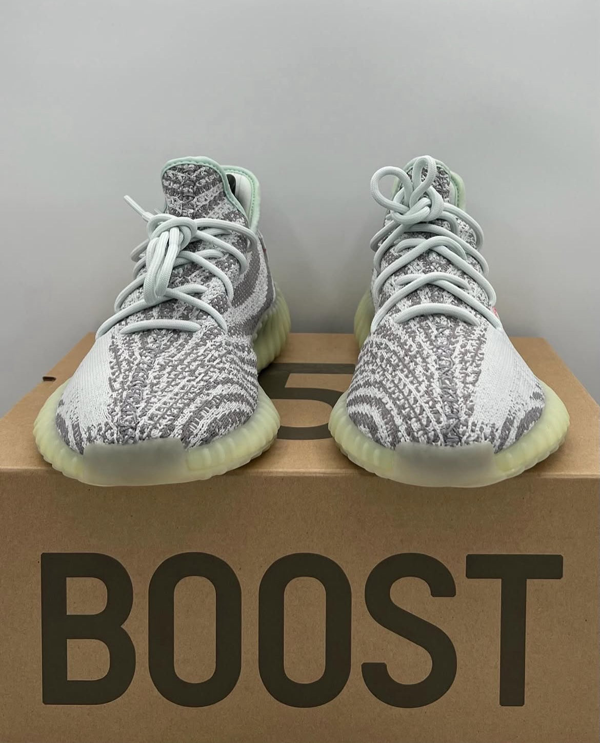 Adidas Yeezy Boost 350 V2 Blue Tint 2021 Size 10 Pre-Owned