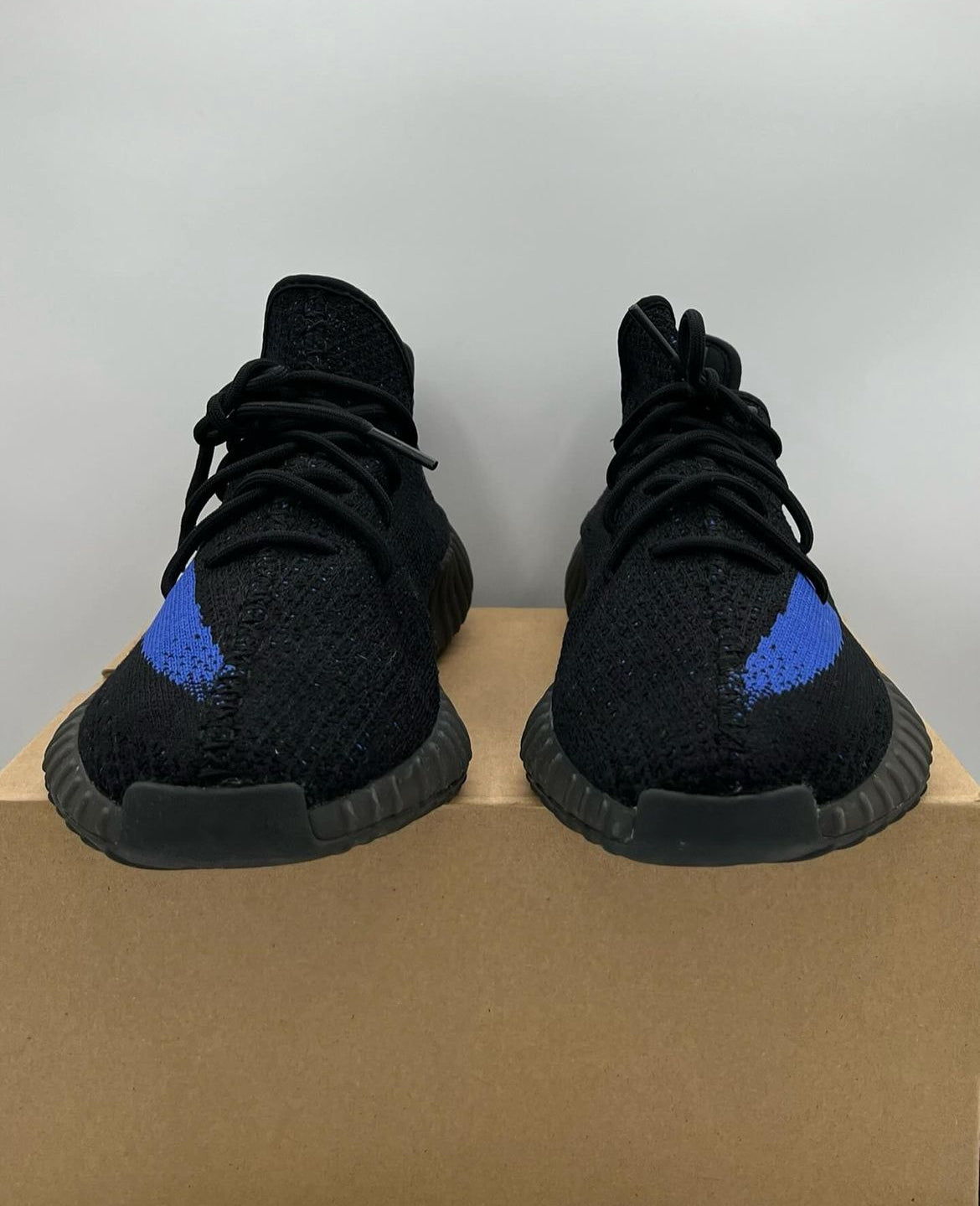 Adidas Yeezy Boost 350 V2 Dazzling Blue Size 14 Pre-Owned