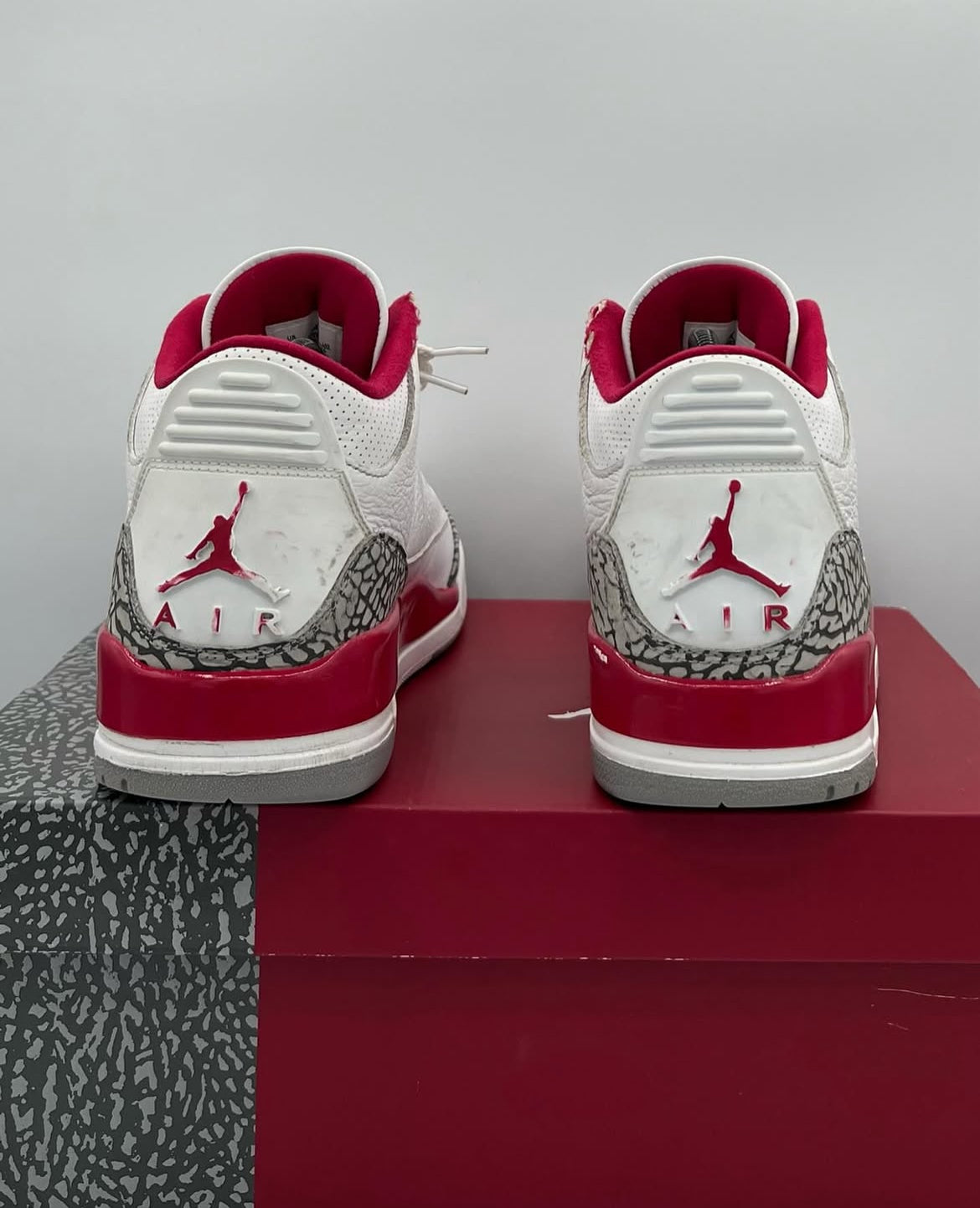 Air Jordan 3 Retro Cardinal Red Size 9 Pre-Owned