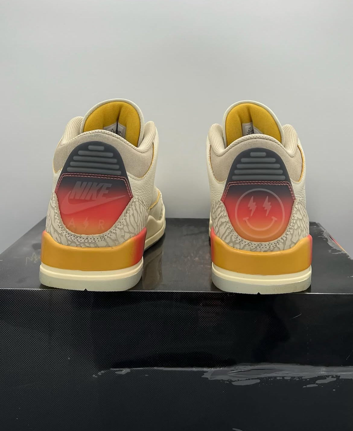 Air Jordan 3 Retro SP J Balvin Medellín Sunset Size 8.5 Pre-Owned