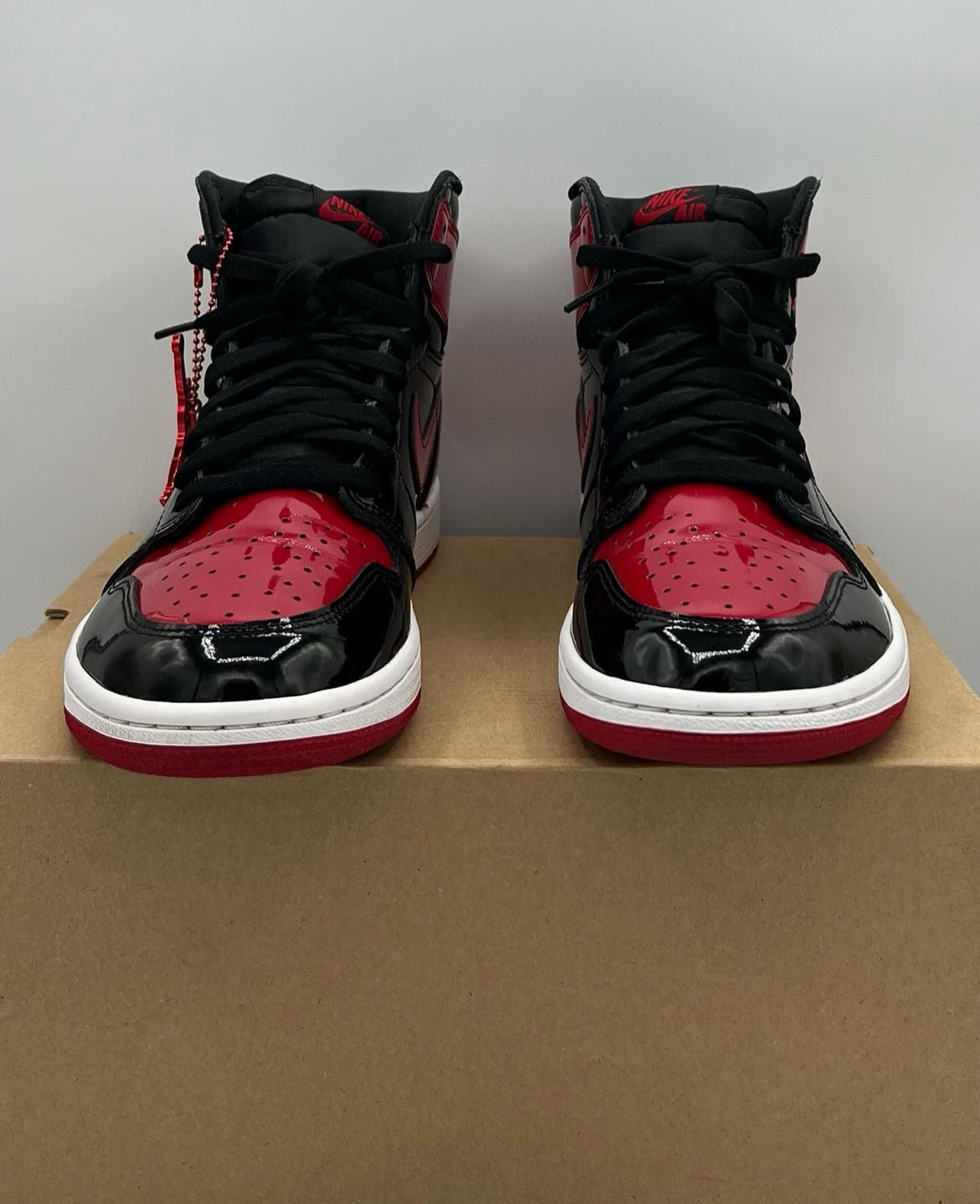 Air Jordan 1 Retro High OG Patent Bred Size 11 Pre-Owned