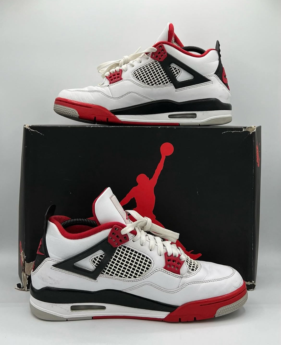 Air Jordan 4 Retro OG Fire Red 2020 Size 9.5 Pre-Owned