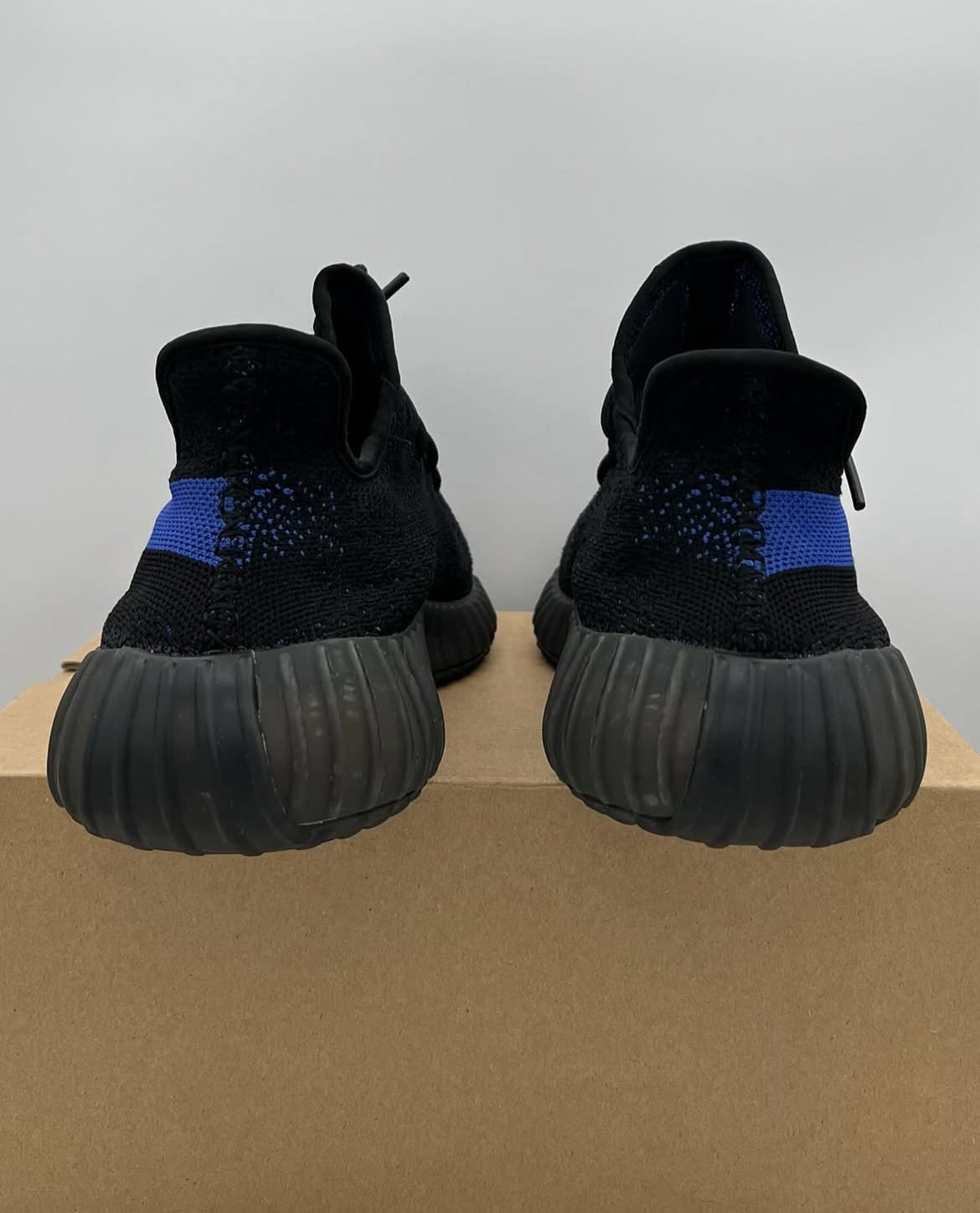 Adidas Yeezy Boost 350 V2 Dazzling Blue Size 14 Pre-Owned