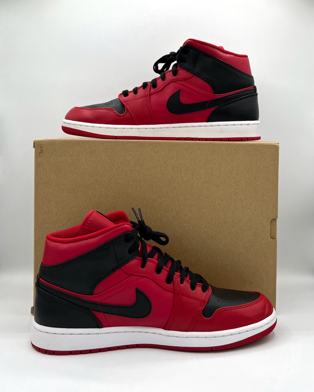 Air Jordan 1 Mid Reverse Bred Size 10.5 Pre-Owned