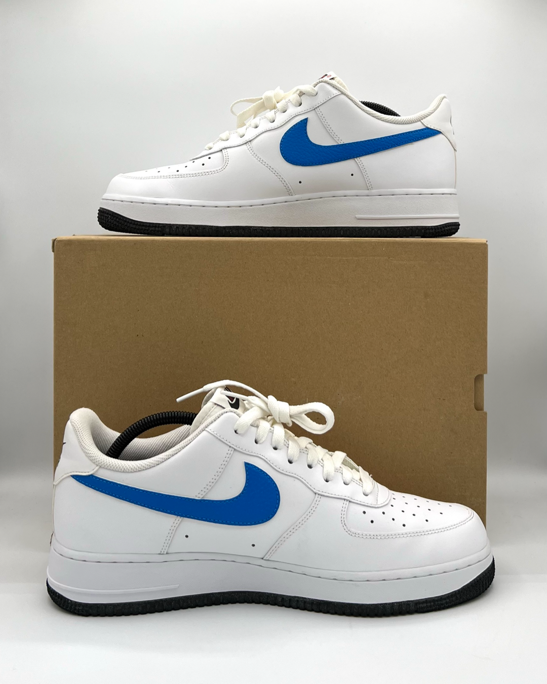 Nike Air Force 1 ‘07 Mismatched Swooshes White Size 11.5 Pre-Owned