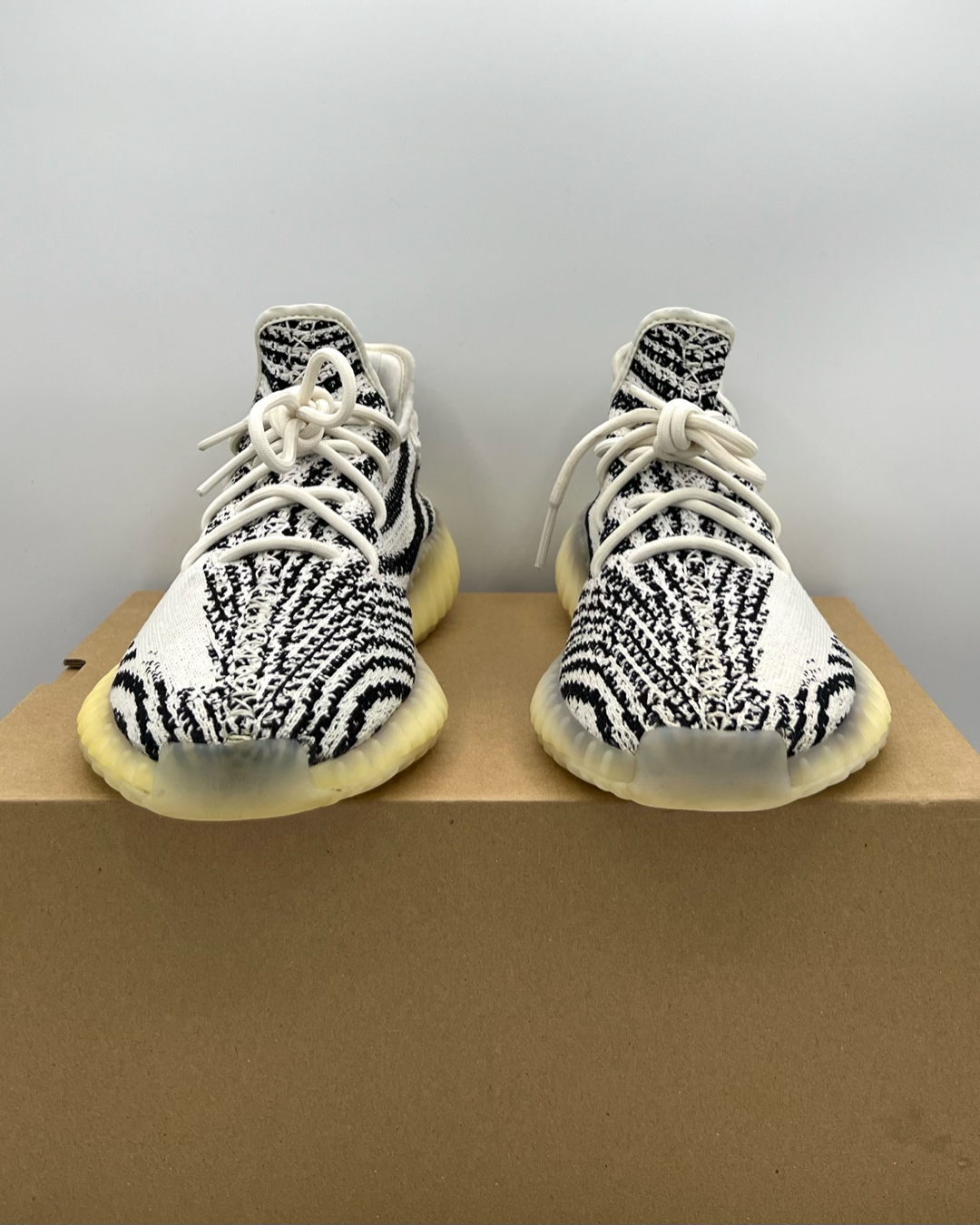 Adidas Yeezy Boost 350 V2 Zebra 2017 Size 9 Pre-Owned