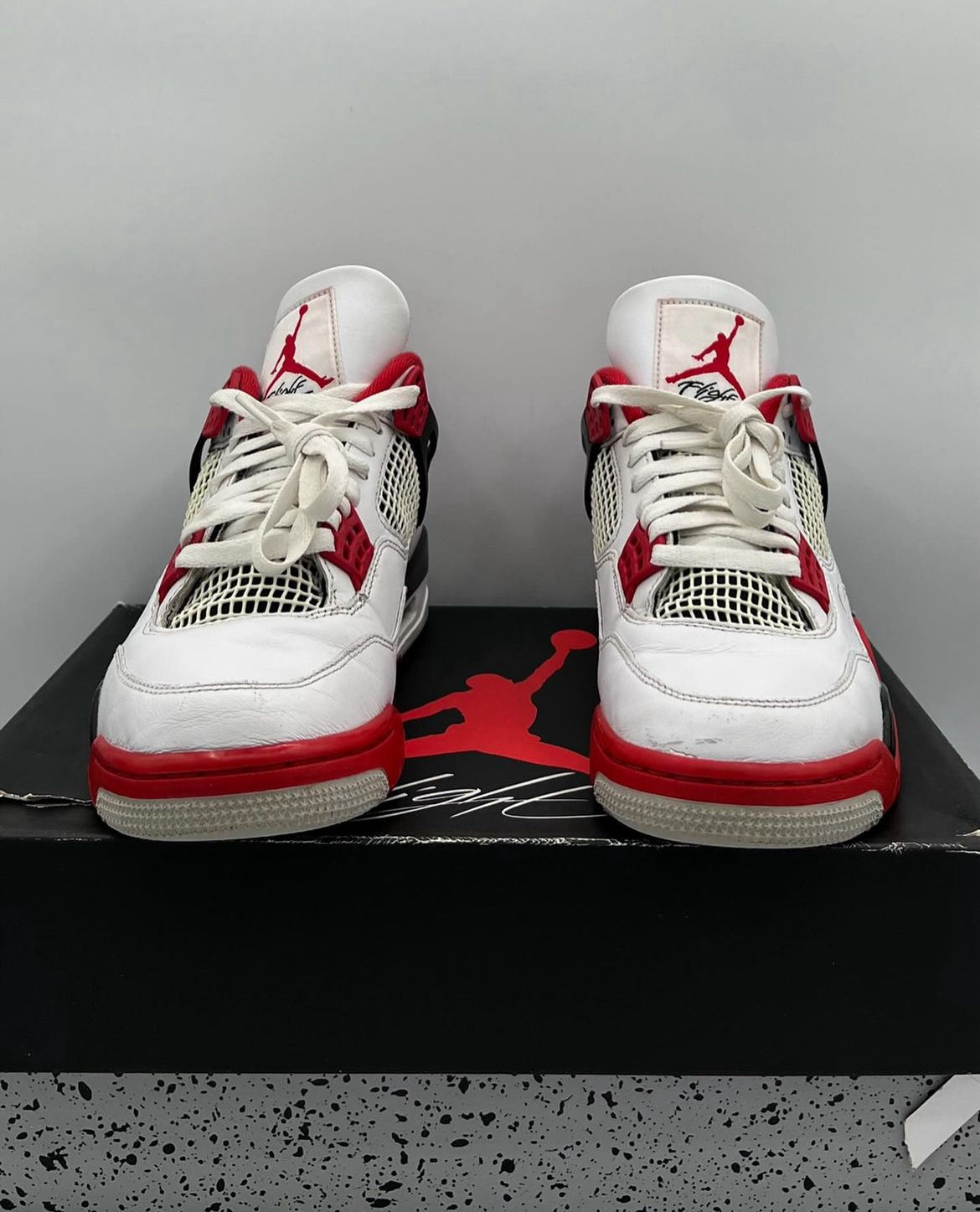 Air Jordan 4 Retro OG Fire Red 2020 Size 9.5 Pre-Owned