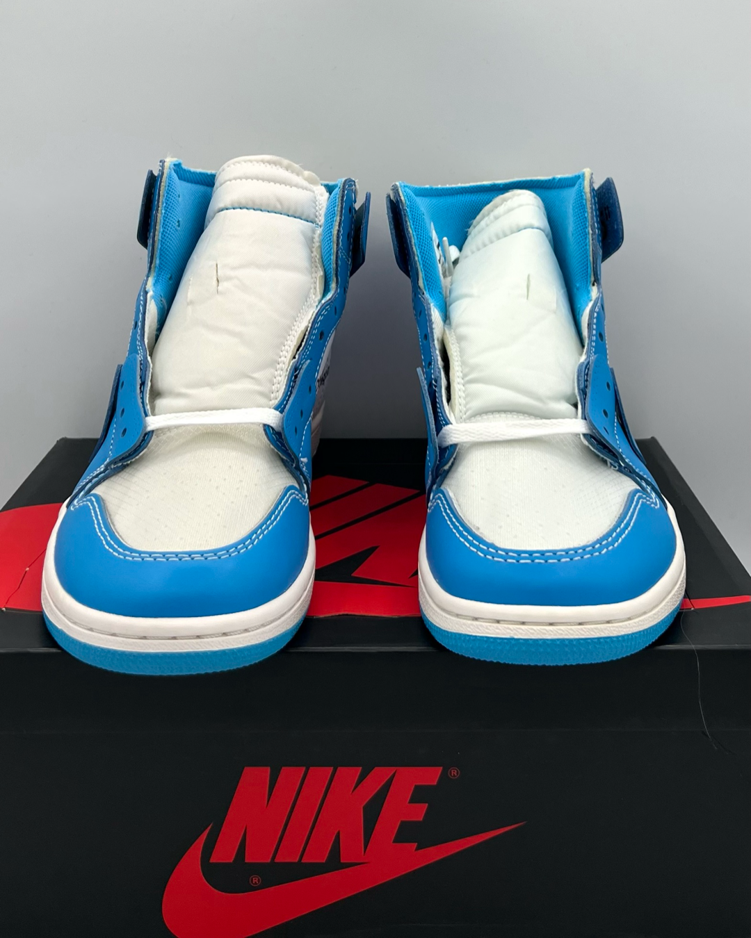 Air Jordan 1 Retro High Off-White University Blue Size 8.5 Brand New