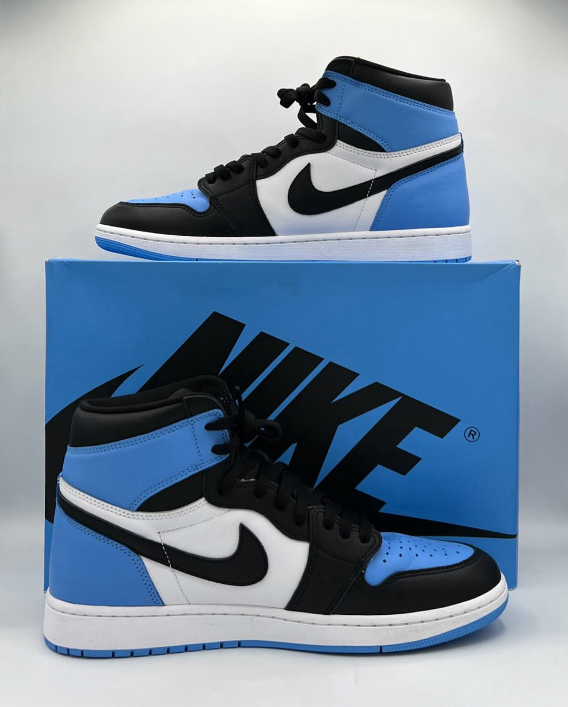 Air Jordan 1 Retro High OG UNC Toe Size 12 Pre-Owned