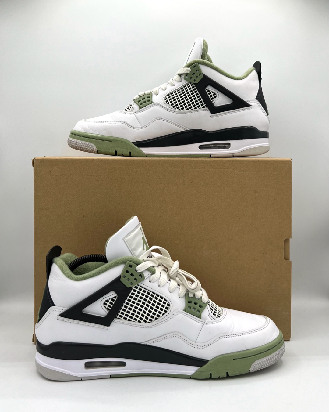 Air Jordan 4 Retro Seafoam Women’s Size 11 Pre-Owned