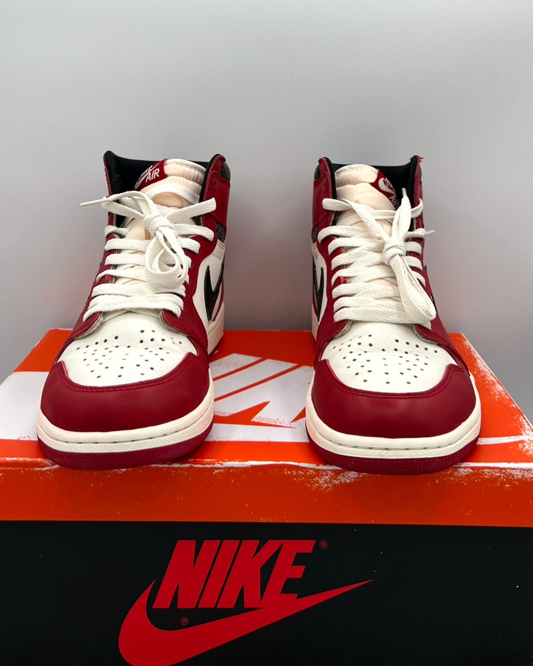 Air Jordan 1 Retro High OG Chicago Lost & Found Size 9.5 Pre-Owned